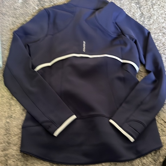 NWT Zero Restriction pullover size S - Picture 3 of 3